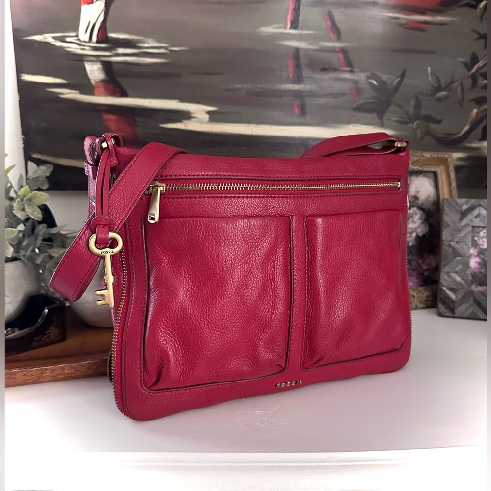 Fossil Piper expandable crossbody bag in red pebbled leather